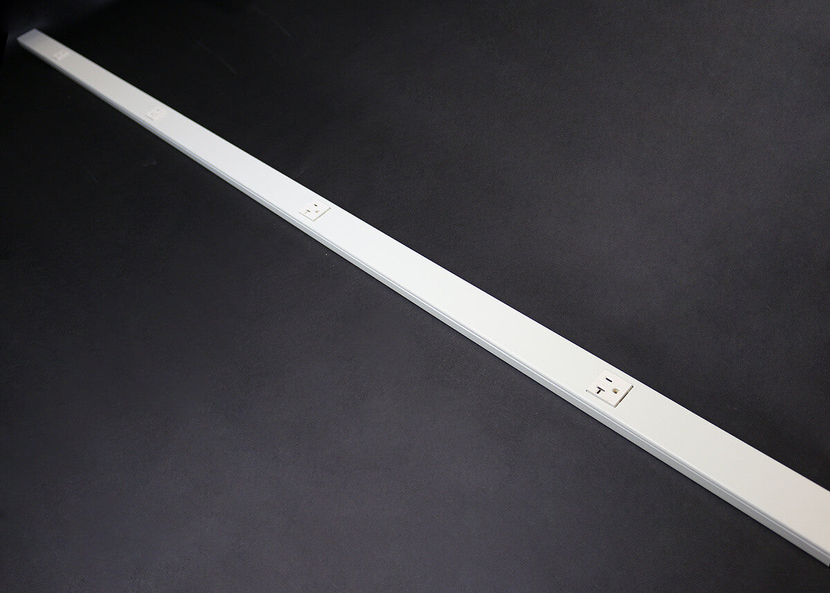 WIREMOLD Plugmold 2400 power extension 0 m 4 AC outlet(s) Indoor Ivory