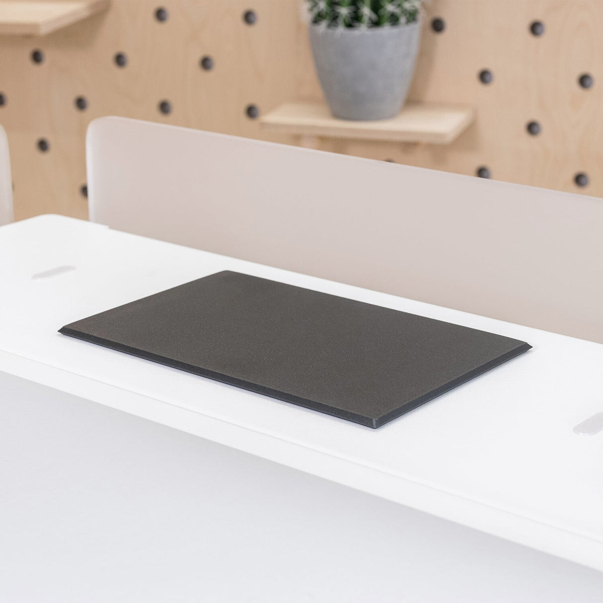 Heckler Design H915-BK desktop sit-stand workplace accessory